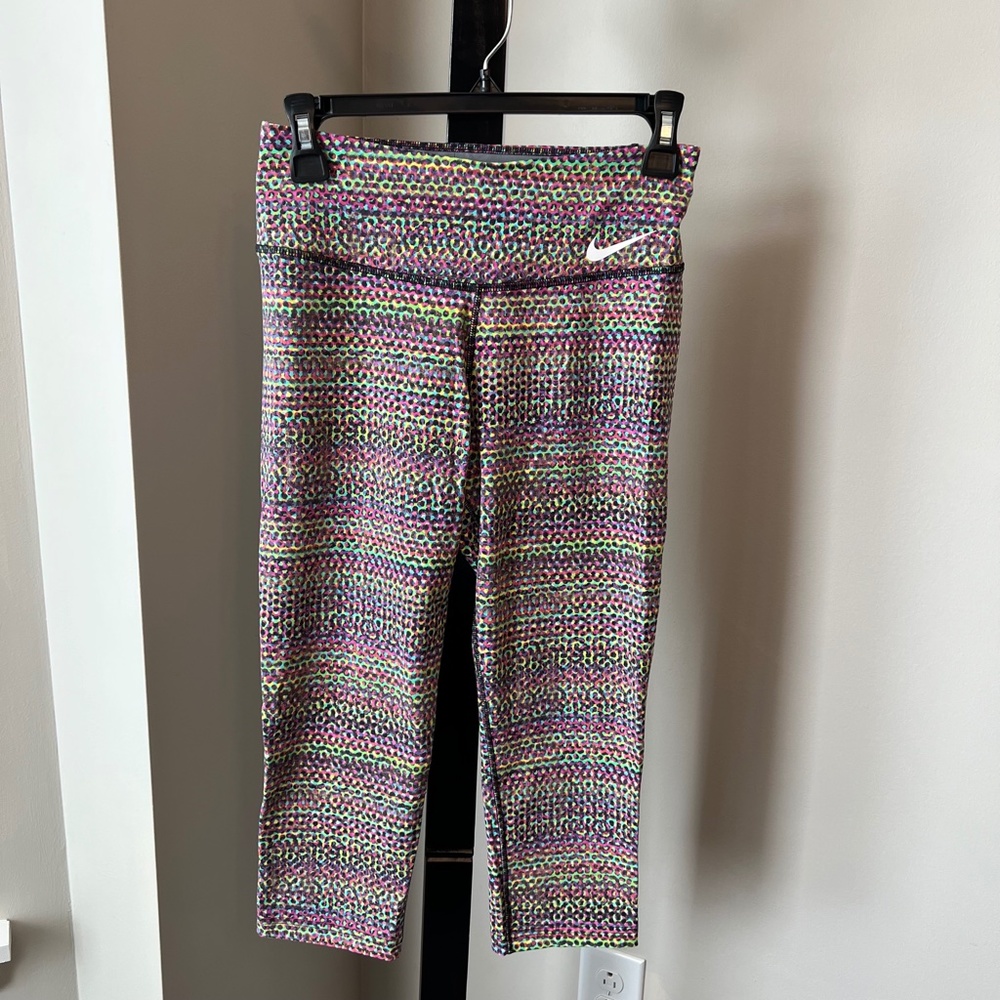 Nike Dri-FIT Colorful Crop/Capri Midrise Running Leggings - S